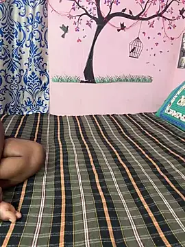 Snapshot of Lovlycouple1 chatting on February 20, 2026, 8:16 am Lovlycouple1 online show from February 20, 2026, 8:16 am