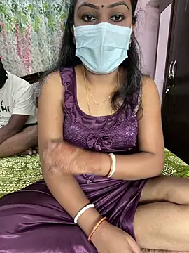 Snapshot of Lovlycouple1 chatting on February 23, 2026, 3:48 am Lovlycouple1 online show from February 23, 2026, 3:48 am