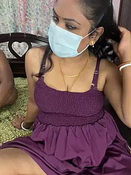 Snapshot of Lovlycouple1 chatting on March 5, 2026, 5:36 am Lovlycouple1 online show from March 5, 2026, 5:36 am