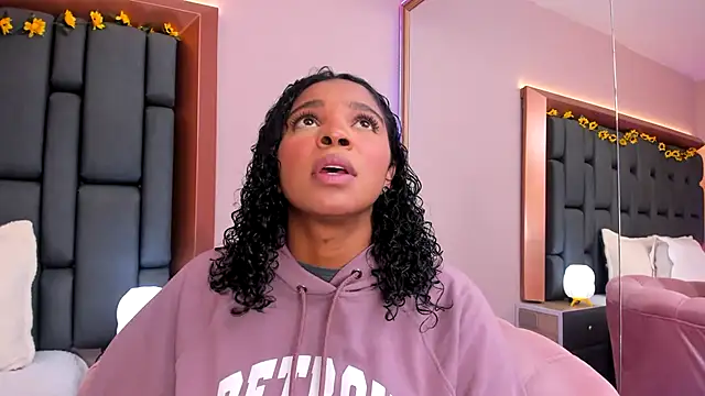 LisaMendez online show from January 14, 2026, 3:56 am