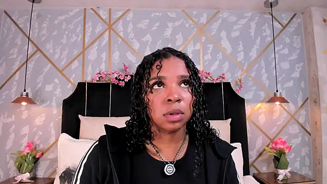 Snapshot of LisaMendez chatting on May 3, 2026, 4:18 am LisaMendez online show from May 3, 2026, 4:18 am