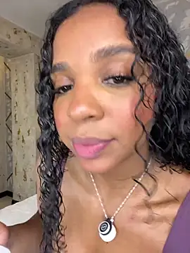 Snapshot of LisaMendez chatting on May 20, 2026, 12:17 am LisaMendez online show from May 20, 2026, 12:17 am