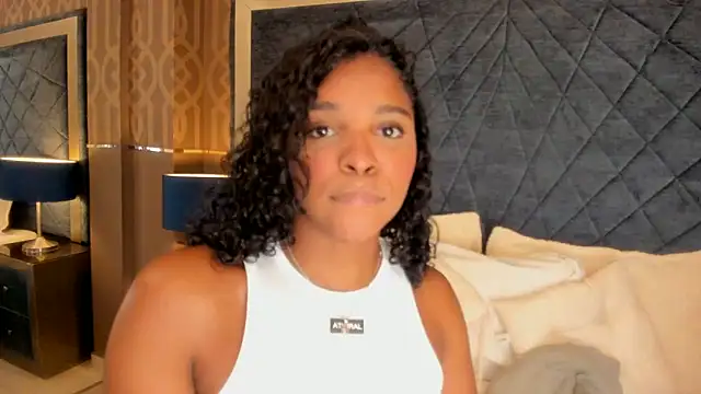 LisaMendez online show from July 1, 2026, 9:25 pm