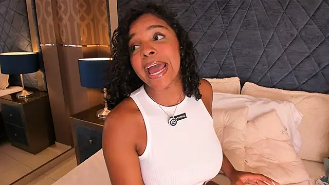LisaMendez online show from July 2, 2026, 3:23 am