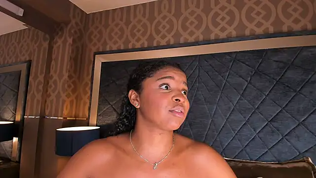 LisaMendez online show from July 8, 2026, 3:44 am