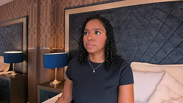 LisaMendez online show from July 14, 2026, 3:44 am