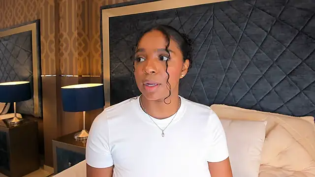LisaMendez online show from July 17, 2026, 11:31 pm