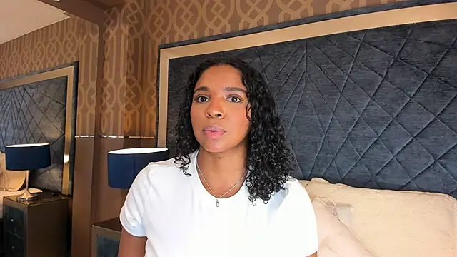 LisaMendez online show from July 30, 2026, 11:04 pm