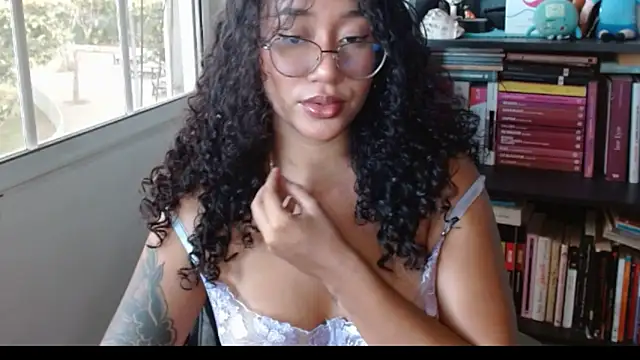 Snapshot of clitia_xx chatting on December 4, 2025, 10:07 pm clitia xx online show from December 4, 2025, 10:07 pm