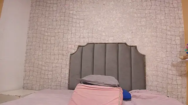 Snapshot of chloe_leroy_ chatting on November 12, 2025, 11:54 am chloe leroy online show from November 12, 2025, 11:54 am