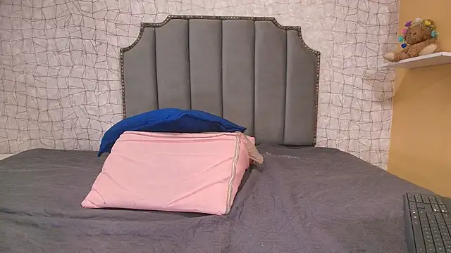 Snapshot of chloe_leroy_ chatting on November 14, 2025, 11:53 am chloe leroy online show from November 14, 2025, 11:53 am