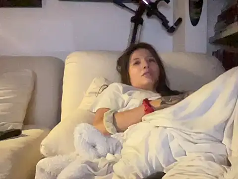 Snapshot of dddasani chatting on October 12, 2025, 2:21 am dddasani online show from October 12, 2025, 2:21 am