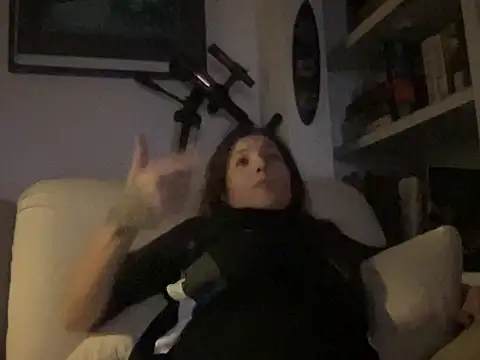 Snapshot of dddasani chatting on November 15, 2025, 4:10 am dddasani online show from November 15, 2025, 4:10 am