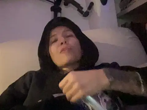 Snapshot of dddasani chatting on November 20, 2025, 7:57 pm dddasani online show from November 20, 2025, 7:57 pm