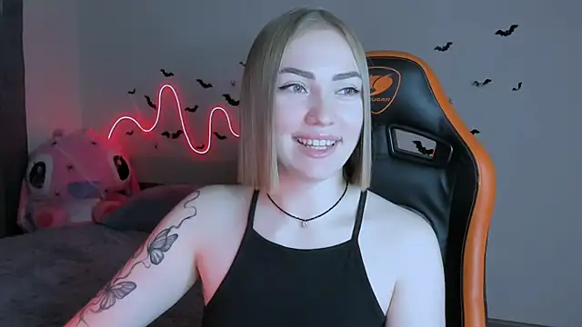 LaraKrein lk online show from October 24, 2025, 3:19 pm