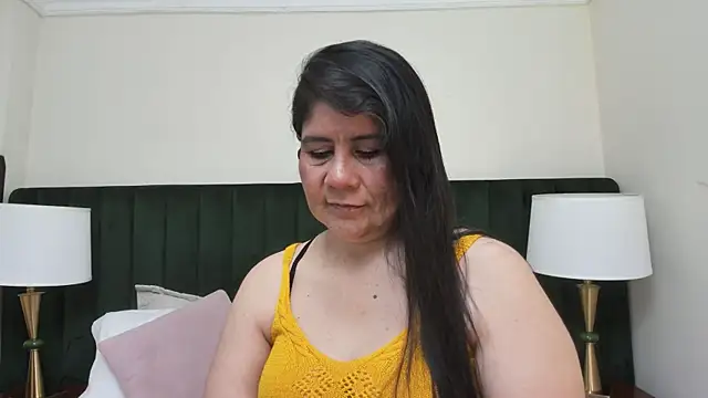 kiraGeiner online show from September 14, 2025, 4:55 am