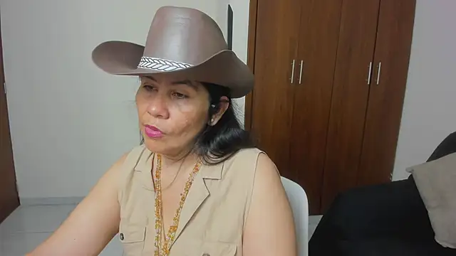 Snapshot of kiraGeiner chatting on May 21, 2026, 1:12 am kiraGeiner online show from May 21, 2026, 1:12 am