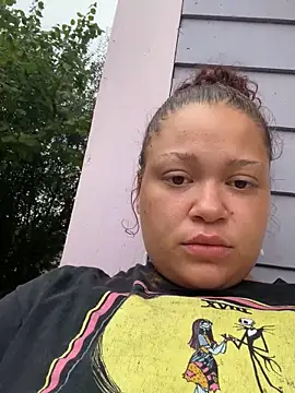 Snapshot of thatgurlred chatting on September 28, 2025, 11:32 pm thatgurlred online show from September 28, 2025, 11:32 pm