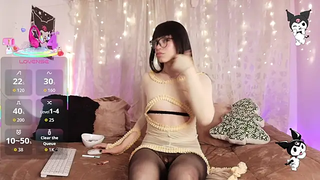 Snapshot of GothBella chatting on December 5, 2025, 2:42 am GothBella online show from December 5, 2025, 2:42 am