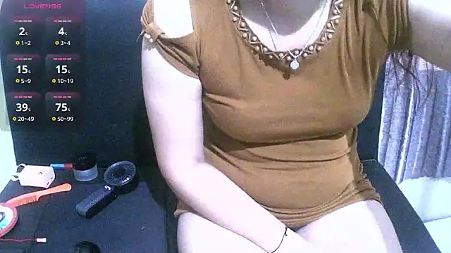 Snapshot of Owe_chan chatting on June 3, 2026, 8:39 am Owe chan online show from June 3, 2026, 8:39 am