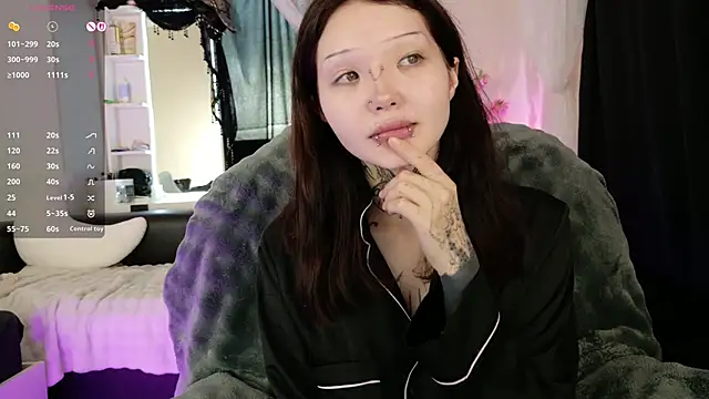 Snapshot of Lein_Bone chatting on June 14, 2026, 2:24 am Lein Bone online show from June 14, 2026, 2:24 am
