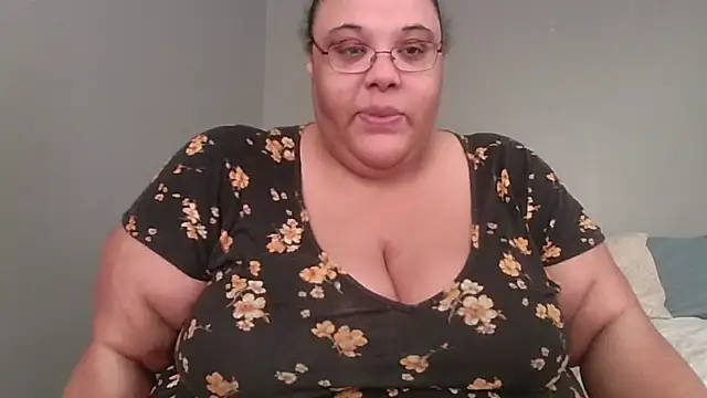 SexyBBW10790 online show from March 28, 2026, 2:05 pm