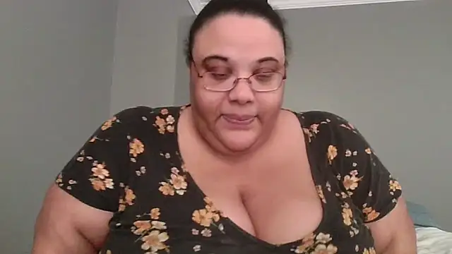 SexyBBW10790 online show from April 7, 2026, 2:06 pm