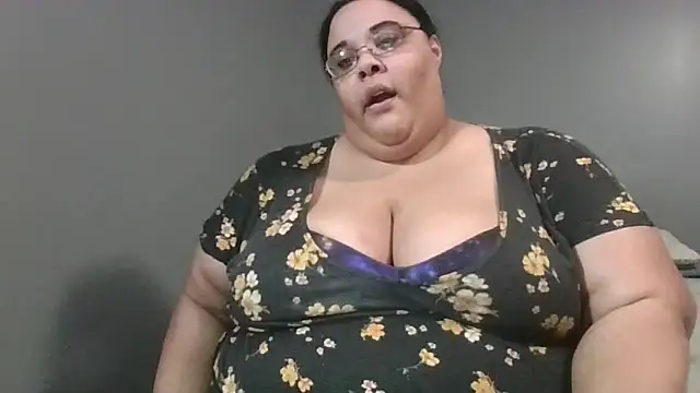 SexyBBW10790 online show from April 29, 2026, 2:04 am