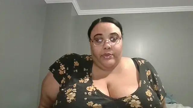 SexyBBW10790 online show from May 1, 2026, 11:31 pm
