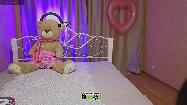 Snapshot of Berkova_L chatting on October 27, 2025, 7:51 pm Berkova L online show from October 27, 2025, 7:51 pm