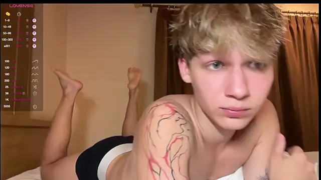 Snapshot of walter_cute chatting on April 5, 2026, 6:05 pm walter cute online show from April 5, 2026, 6:05 pm