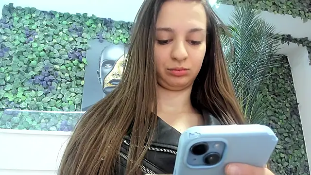 Snapshot of Anyssia chatting on September 26, 2025, 5:17 pm Anyssia online show from September 26, 2025, 5:17 pm