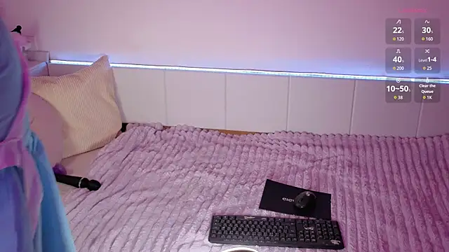 Snapshot of whitekittenenergy chatting on November 29, 2025, 5:38 pm whitekittenenergy online show from November 29, 2025, 5:38 pm