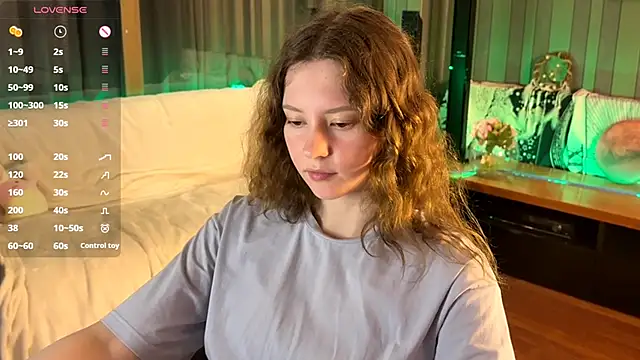 IrisPurrphy online show from June 18, 2026, 1:26 pm