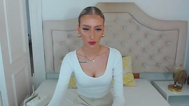Snapshot of NatalieSensual chatting on May 15, 2026, 9:49 am NatalieSensual online show from May 15, 2026, 9:49 am