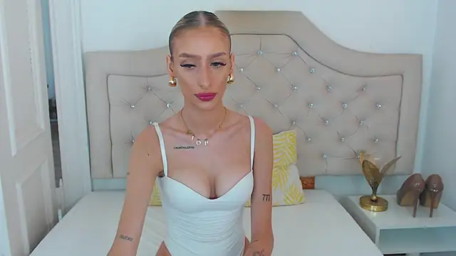 Snapshot of NatalieSensual chatting on May 27, 2026, 8:55 am NatalieSensual online show from May 27, 2026, 8:55 am