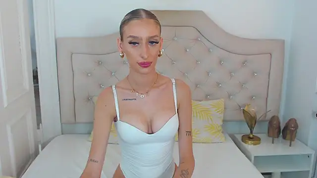 Snapshot of NatalieSensual chatting on June 13, 2026, 12:25 pm NatalieSensual online show from June 13, 2026, 12:25 pm