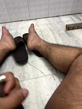 Snapshot of Veiny__Cock chatting on December 14, 2025, 8:20 am Veiny Cock online show from December 14, 2025, 8:20 am