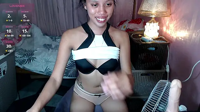 Snapshot of kourtneyluv_ chatting on June 15, 2026, 4:15 am kourtneyluv online show from June 15, 2026, 4:15 am