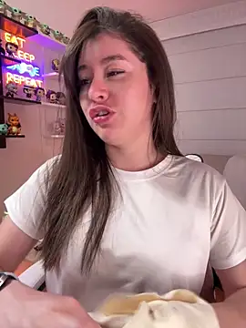 Snapshot of Sharon_07 chatting on September 17, 2025, 11:39 pm Sharon 07 online show from September 17, 2025, 11:39 pm