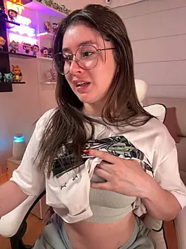 Snapshot of Sharon_07 chatting on September 26, 2025, 11:42 pm Sharon 07 online show from September 26, 2025, 11:42 pm