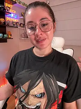 Snapshot of Sharon_07 chatting on October 22, 2025, 12:00 am Sharon 07 online show from October 22, 2025, 12:00 am