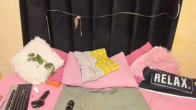 AmazingDarkDoll online show from February 23, 2026, 1:47 am