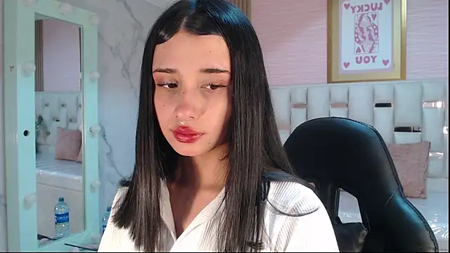 Snapshot of allyssa_bellini_s chatting on October 6, 2025, 8:28 pm allyssa bellini s online show from October 6, 2025, 8:28 pm