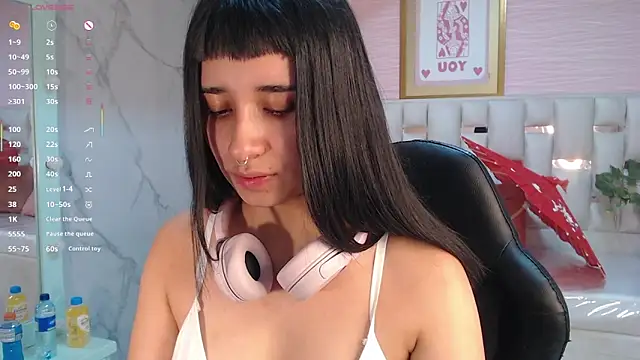 Snapshot of allyssa_bellini_s chatting on October 10, 2025, 9:03 pm allyssa bellini s online show from October 10, 2025, 9:03 pm