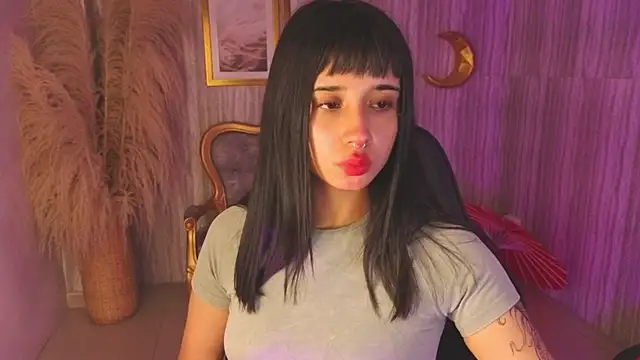 Snapshot of allyssa_bellini_s chatting on November 22, 2025, 8:19 pm allyssa bellini s online show from November 22, 2025, 8:19 pm