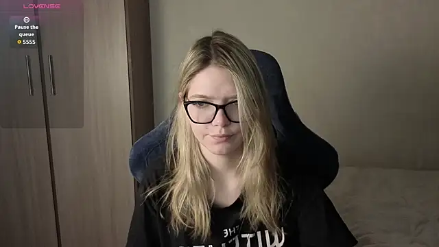 KatanaSVibe online show from December 5, 2025, 3:09 pm