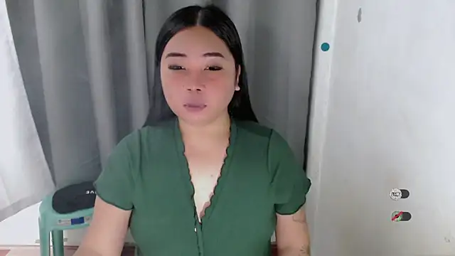 Snapshot of Yhana_Slut chatting on September 17, 2025, 5:42 am Yhana Slut online show from September 17, 2025, 5:42 am