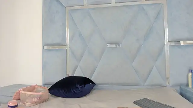 Snapshot of daizasm chatting on December 17, 2025, 12:44 pm daizasm online show from December 17, 2025, 12:44 pm