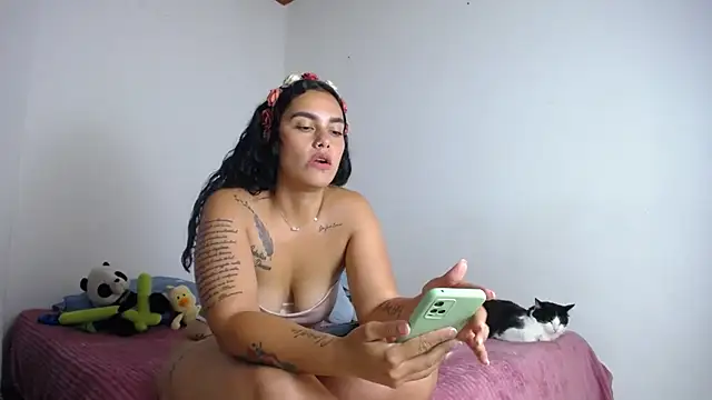 aurora01  online show from March 5, 2026, 8:16 pm